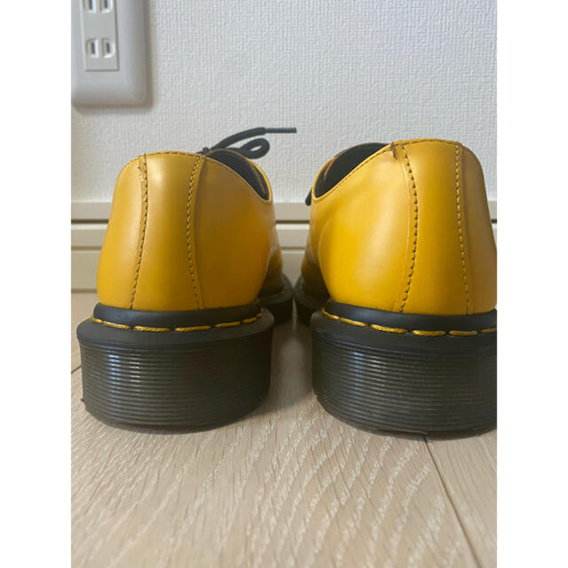 Dr.Martens(ドクターマーチン)のDr.Martens yellow 黄色 ローカット レディースの靴/シューズ(ローファー/革靴)の商品写真