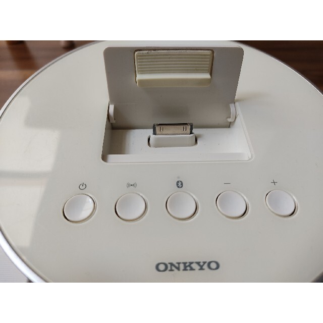 ONKYO(オンキヨー)のONKYO RBX-500(W)　Bluetoothスピーカー スマホ/家電/カメラのオーディオ機器(スピーカー)の商品写真