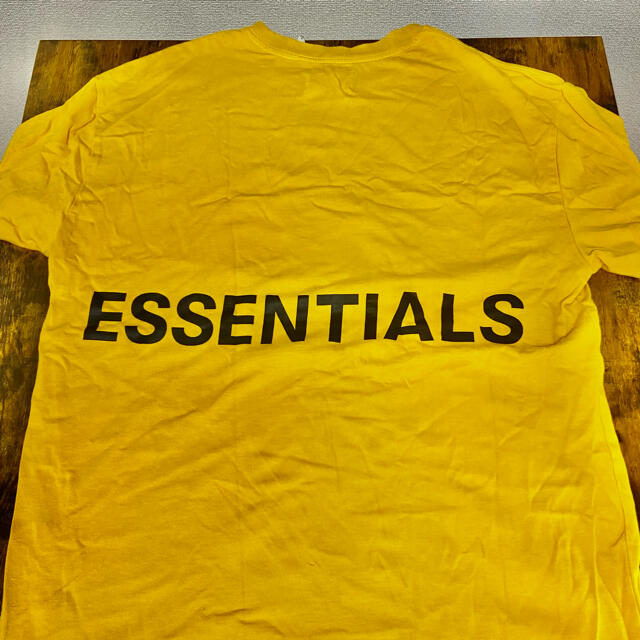 FEAR OF GOD(フィアオブゴッド)のessentials Tシャツ　イエロー　Sサイズ メンズのトップス(Tシャツ/カットソー(半袖/袖なし))の商品写真