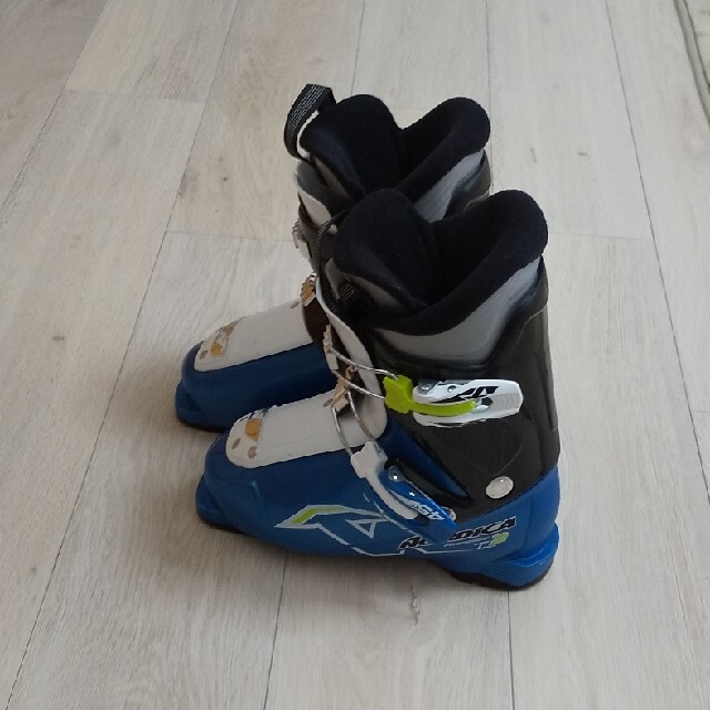 NORDICA(ノルディカ)のともすけ様(スキー靴 21.5cm) スポーツ/アウトドアのスキー(ブーツ)の商品写真