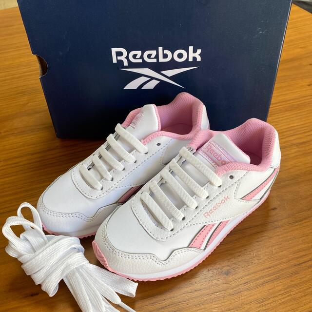 Reebok(リーボック)のReebok 17 キッズ　シューズ　未使用 キッズ/ベビー/マタニティのキッズ靴/シューズ(15cm~)(スニーカー)の商品写真