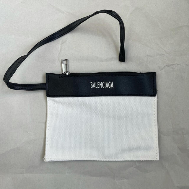 Balenciaga(バレンシアガ)の早い者勝ち！最終値下げ！新品未使用 : BALENCIAGA ポーチ レディースのファッション小物(ポーチ)の商品写真