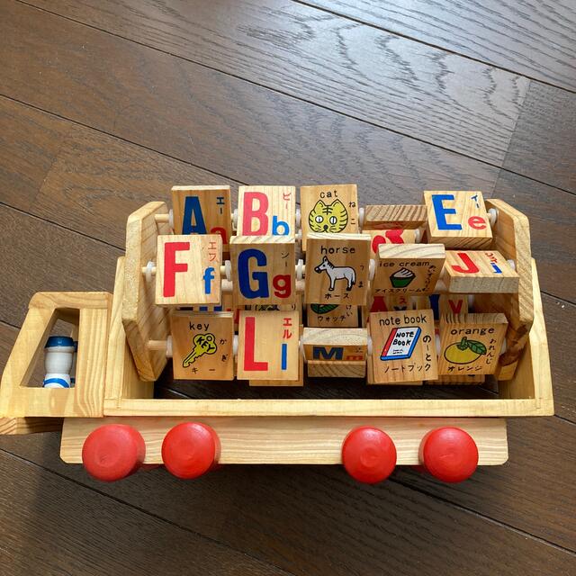 木のおもちゃ　トラック キッズ/ベビー/マタニティのおもちゃ(知育玩具)の商品写真