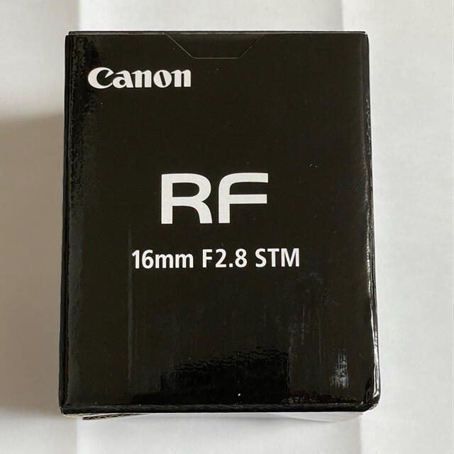 Canon(キヤノン)のキヤノン Canon RF16mm F2.8 STM 新品未開封 スマホ/家電/カメラのカメラ(レンズ(単焦点))の商品写真