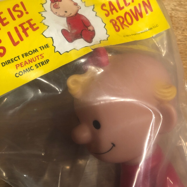 SNOOPY(スヌーピー)のメディコムトイ　SALLY BROWN サリーブラウン　スヌーピー　ソフビ エンタメ/ホビーのフィギュア(アメコミ)の商品写真