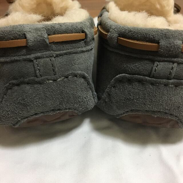 UGG(アグ)のUGG モカシン　ダコタ　サイズ7(24センチ) レディースの靴/シューズ(スリッポン/モカシン)の商品写真