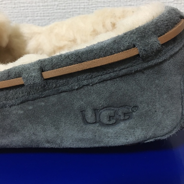 UGG(アグ)のUGG モカシン　ダコタ　サイズ7(24センチ) レディースの靴/シューズ(スリッポン/モカシン)の商品写真