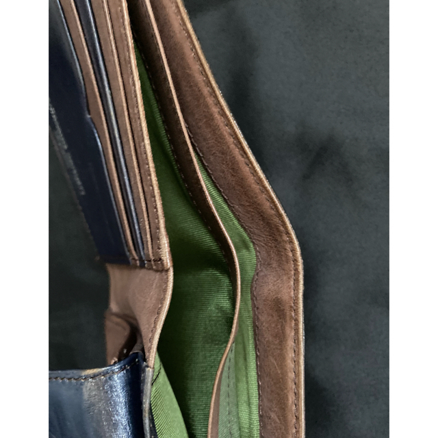 KATHARINE HAMNETT(キャサリンハムネット)のキャサリンハムネット　二つ折り財布　ネイビーxチョコ メンズのファッション小物(折り財布)の商品写真