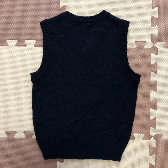 西松屋(ニシマツヤ)の白シャツ100cm  紺色ベスト110cm キッズ/ベビー/マタニティのキッズ服男の子用(90cm~)(ドレス/フォーマル)の商品写真
