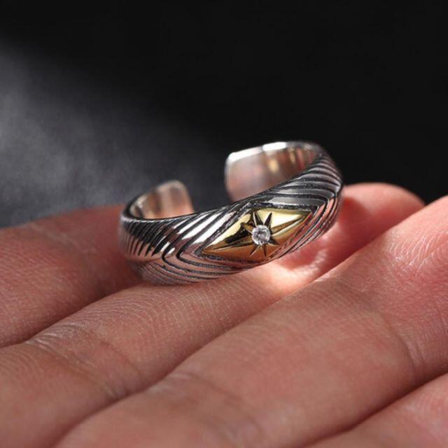 新品 ラグジュアリー 彫メンズ 指輪 スクエア シルバー ゴールド ビンテージ メンズのアクセサリー(リング(指輪))の商品写真