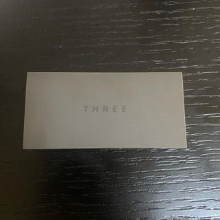 スリー(THREE)のTHREE  美品(パウダーアイブロウ)