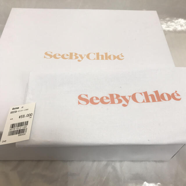 SEE BY CHLOE(シーバイクロエ)の超美品　SeeByChloe  スエード　ショートブーツ　リボン　サイドジップ レディースの靴/シューズ(ブーツ)の商品写真