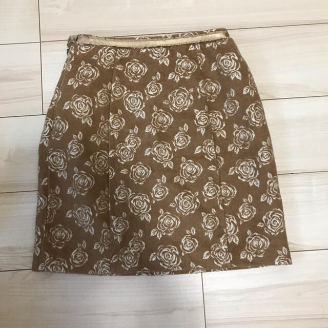MISCH MASCH(ミッシュマッシュ)の花柄スカート レディースのスカート(ミニスカート)の商品写真