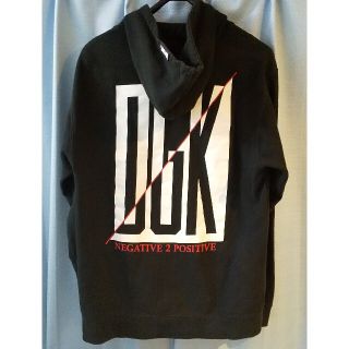 ディージーケー(DGK)のDGK パーカー バックプリント Mサイズ(パーカー)