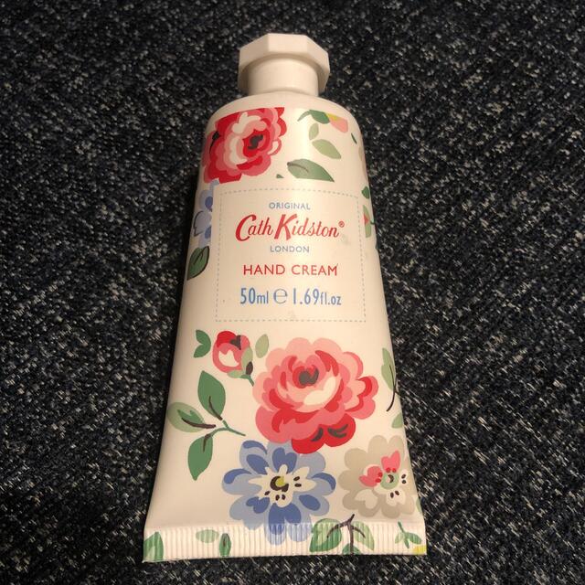 Cath Kidston(キャスキッドソン)のキャスキッドソン　ハンドクリーム コスメ/美容のボディケア(ハンドクリーム)の商品写真