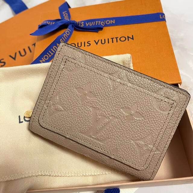 LOUIS VUITTON(ルイヴィトン)の【専用】【新品・未使用】☆ルイヴィトン  ポルトフォイユ クレア　二つ折り財布 レディースのファッション小物(財布)の商品写真