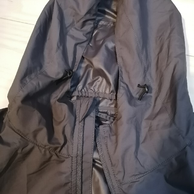 MUJI (無印良品)(ムジルシリョウヒン)のウィンドブレーカー   ダークグレー メンズのジャケット/アウター(ナイロンジャケット)の商品写真