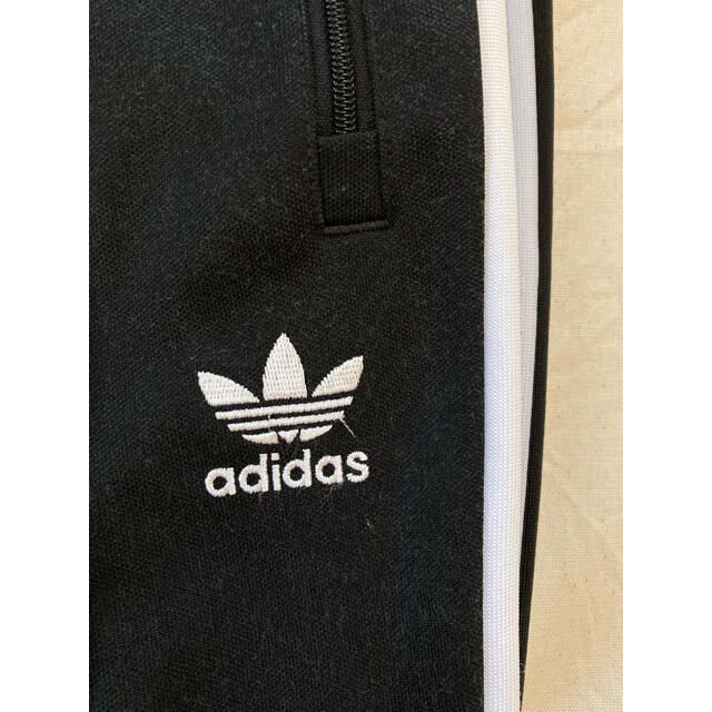 adidas(アディダス)のアディダス　trackpants  トラックパンツ　beauty&youth レディースのパンツ(カジュアルパンツ)の商品写真