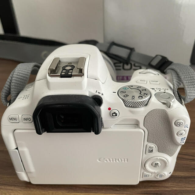Canon(キヤノン)の【総額85,000相当】Canon eos kiss x9 スマホ/家電/カメラのカメラ(デジタル一眼)の商品写真