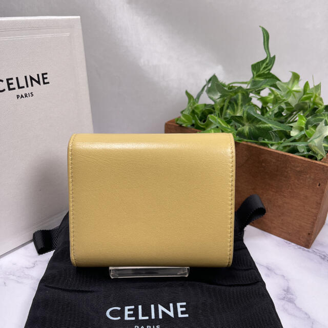 celine(セリーヌ)のAランク✨CELINE✨トリオンフ スモール フラップ ウォレット レディースのファッション小物(財布)の商品写真