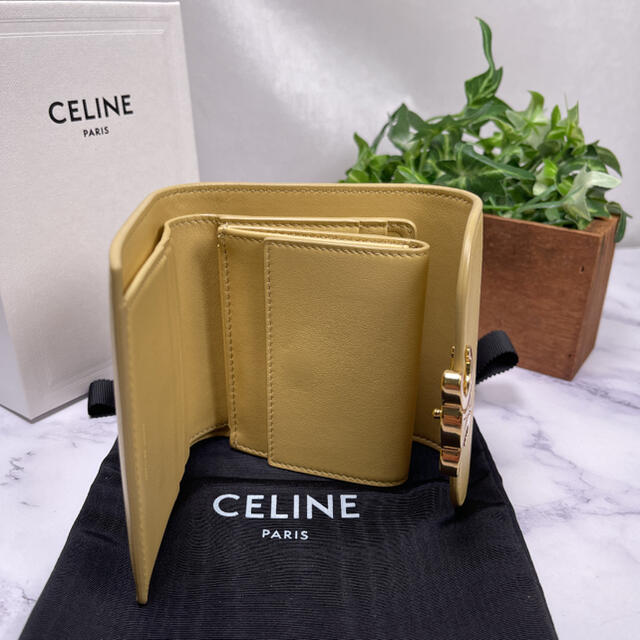 celine(セリーヌ)のAランク✨CELINE✨トリオンフ スモール フラップ ウォレット レディースのファッション小物(財布)の商品写真