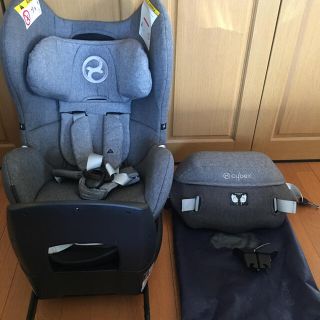 サイベックス(cybex)の大変綺麗✨サイベックス  シローナ✨三越伊勢丹限定カラー(自動車用チャイルドシート本体)