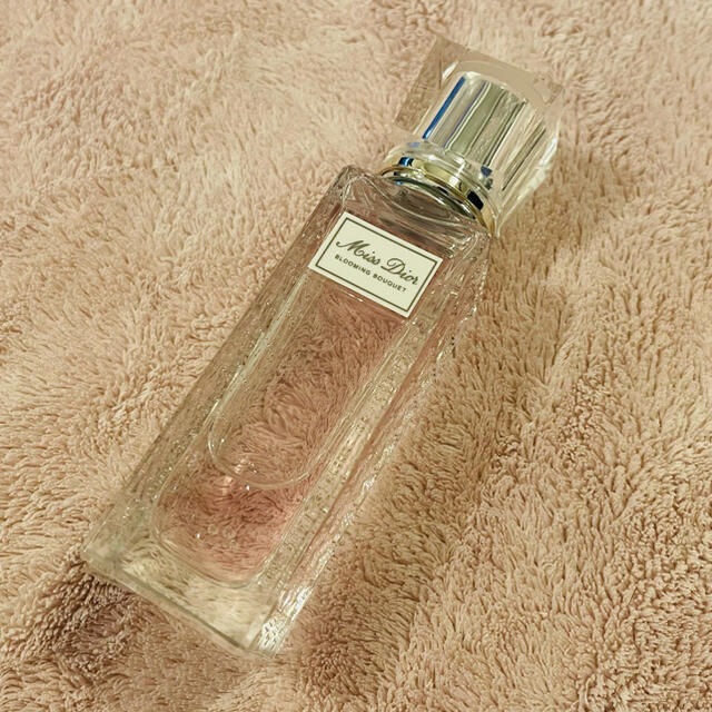 Christian Dior(クリスチャンディオール)のミスディオール　ブルーミングブーケ　ローラーパール コスメ/美容の香水(香水(女性用))の商品写真