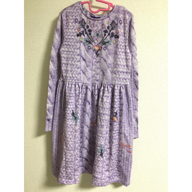 ANNA SUI mini(アナスイミニ)のアナスイミニ　ニットプリント　ワンピース　140cm キッズ/ベビー/マタニティのキッズ服女の子用(90cm~)(ワンピース)の商品写真