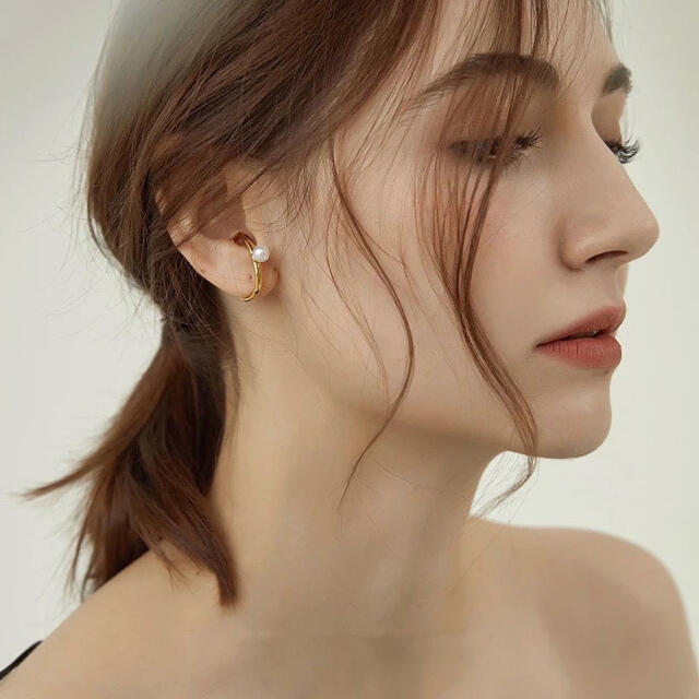 DEUXIEME CLASSE(ドゥーズィエムクラス)のasymmetry pearl ear cuffs (2 pcs) レディースのアクセサリー(イヤーカフ)の商品写真