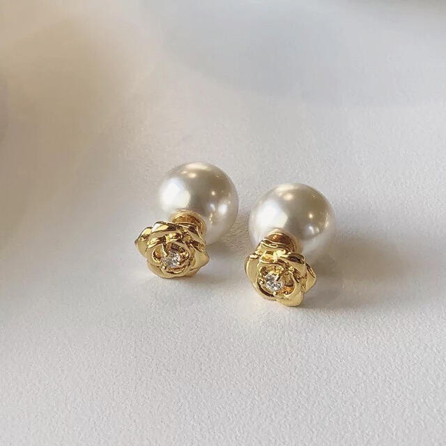 AHKAH(アーカー)のcamellia pearl pierce 18k coating & s925 レディースのアクセサリー(ピアス)の商品写真