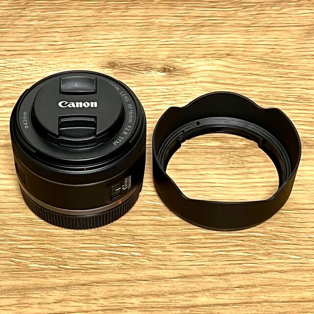 Canon(キヤノン)のRF16mm F2.8 STM ＋ 純正レンズフード EW-65C スマホ/家電/カメラのカメラ(レンズ(単焦点))の商品写真