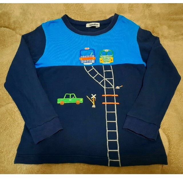 familiar(ファミリア)の120 familiar ファミリア 車 電車 長袖 Tシャツ キッズ/ベビー/マタニティのキッズ服男の子用(90cm~)(Tシャツ/カットソー)の商品写真