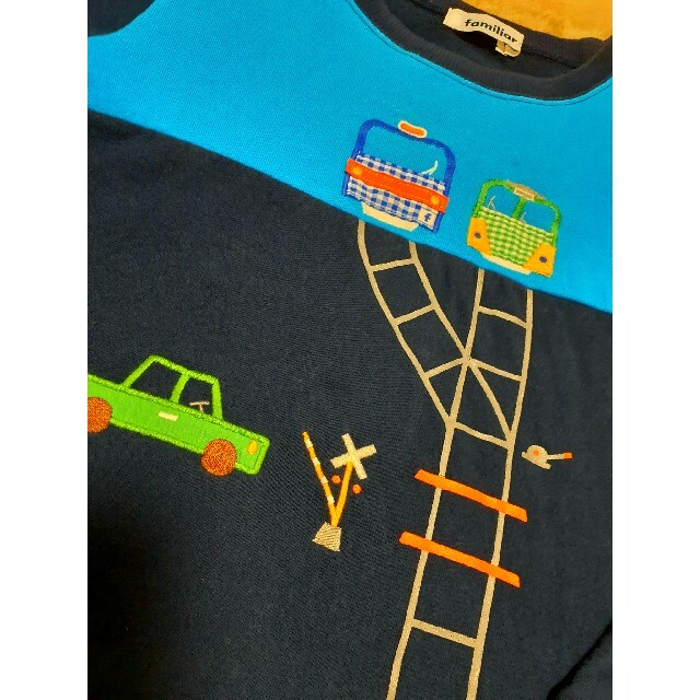 familiar(ファミリア)の120 familiar ファミリア 車 電車 長袖 Tシャツ キッズ/ベビー/マタニティのキッズ服男の子用(90cm~)(Tシャツ/カットソー)の商品写真