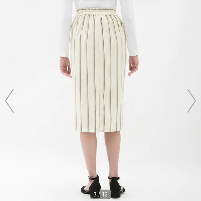 GU(ジーユー)のGU ストライプナローミディスカート　ベージュ　Sサイズ レディースのスカート(ひざ丈スカート)の商品写真