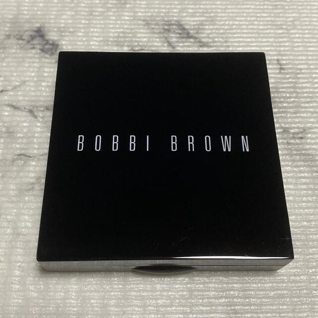 BOBBI BROWN(ボビイブラウン)のボビイブラウン ハイライティングパウダー ピンクグロウ ハイライト コスメ/美容のベースメイク/化粧品(フェイスカラー)の商品写真