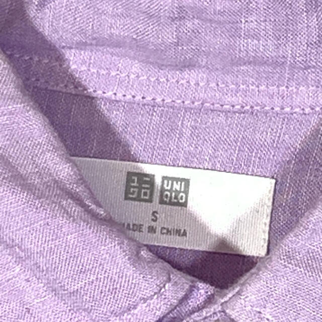 UNIQLO(ユニクロ)の＊UNIQLO＊ユニクロ 長袖シャツ(Sサイズ) 薄いパープル メンズのトップス(シャツ)の商品写真