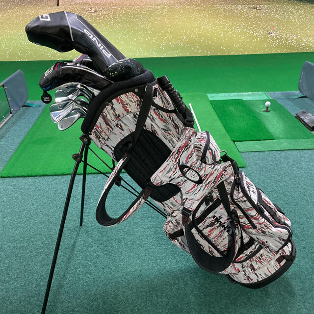 Oakley(オークリー)のスタンドキャディバッグ OAKLEY オークリー ゴルフバッグ　カバー付き スポーツ/アウトドアのゴルフ(バッグ)の商品写真