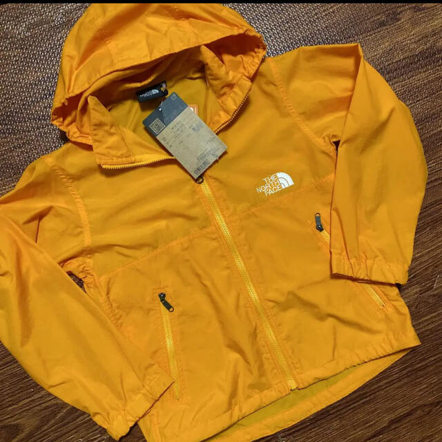 THE NORTH FACE(ザノースフェイス)の新品未使用　ノースフェイス コンパクト　ナイロン　ジャケット　130cm キッズ/ベビー/マタニティのキッズ服男の子用(90cm~)(ジャケット/上着)の商品写真