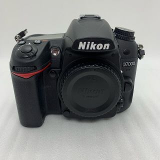 ニコン(Nikon)のNikon D7000   ショット数2,950なのにちょっと難ありかも(デジタル一眼)