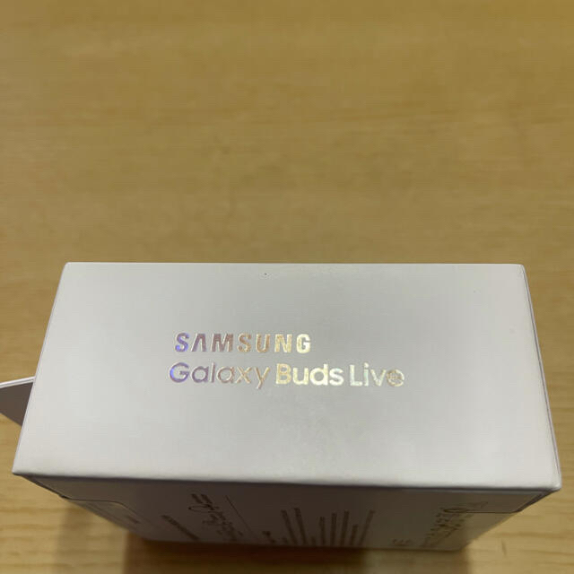 SAMSUNG(サムスン)のGalaxy Buds Live/MysticBlack/新品未開封 スマホ/家電/カメラのオーディオ機器(ヘッドフォン/イヤフォン)の商品写真