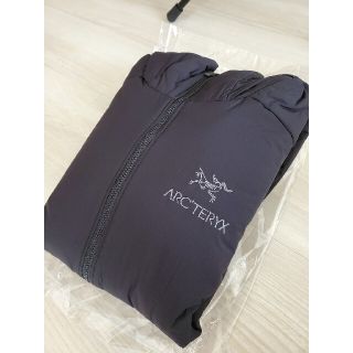 新品ARC'TERYX アトムLTフーディー　S　型番24108　ノースフェイス