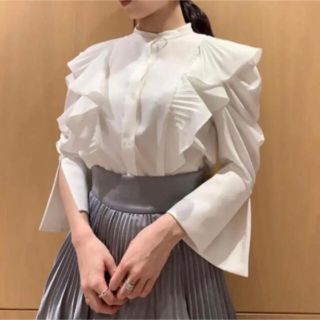 SNIDEL スナイデル フリルパワショルブラウス