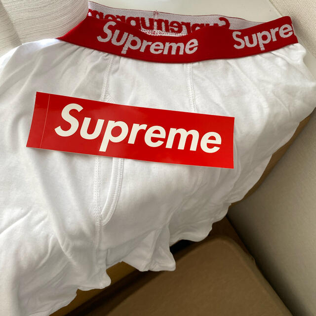 Supreme(シュプリーム)の【新品未使用/1枚バラ売り】Supreme×Hanes 白ボクサーパンツ　M メンズのアンダーウェア(ボクサーパンツ)の商品写真