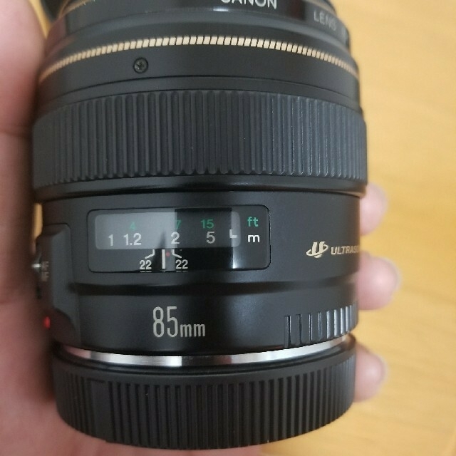 EF Canon 85mm f1.8 USM  スマホ/家電/カメラのカメラ(レンズ(単焦点))の商品写真