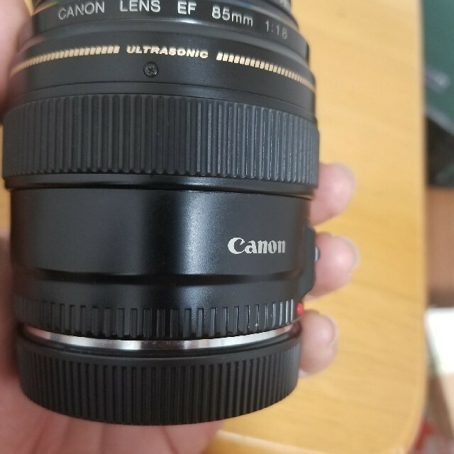 EF Canon 85mm f1.8 USM  スマホ/家電/カメラのカメラ(レンズ(単焦点))の商品写真