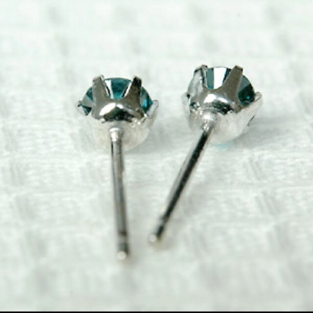 プラチナ900 ブルーダイヤモンド0.15ct×２ ピアス レディースのアクセサリー(ピアス)の商品写真