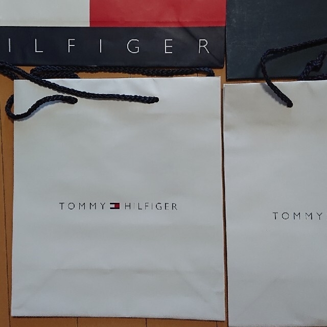 TOMMY HILFIGER(トミーヒルフィガー)のトミーヒルフィガー　フラッグ 紙袋 ショップ袋 ４枚 レディースのバッグ(ショップ袋)の商品写真