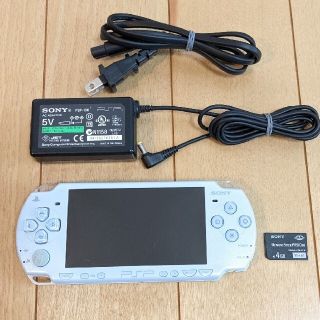 プレイステーションポータブル(PlayStation Portable)のSONY　PSP-3000  AC/4GBメモステ付(携帯用ゲーム機本体)