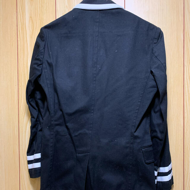 COMME des GARÇONS コムデギャルソン パイピングジャケットの COMME des GARÇONS コムデギャルソン パイピングジャケットの