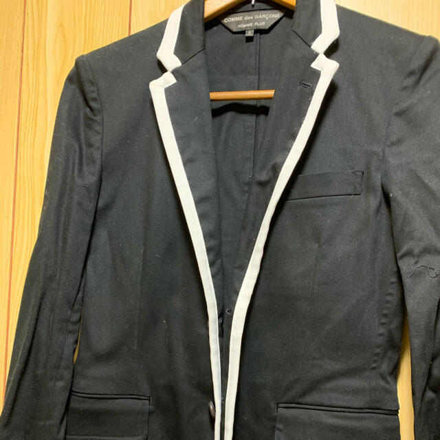 COMME des GARÇONS コムデギャルソン パイピングジャケットの COMME des GARÇONS コムデギャルソン パイピングジャケットの
